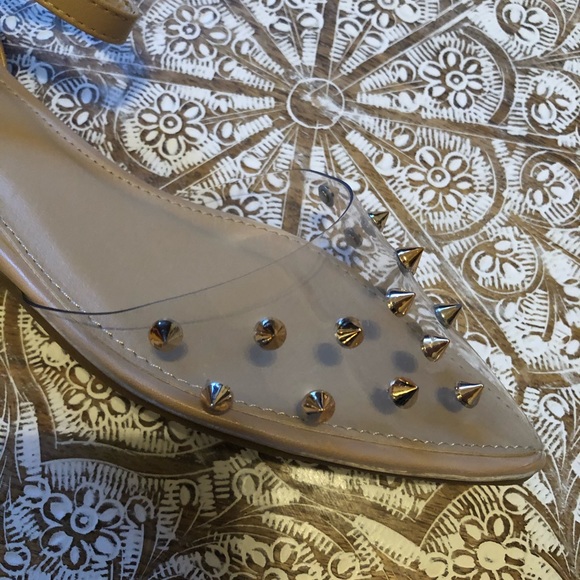 NWT Chic Nude & Clear Flats With Studs - Picture 6 of 13